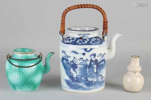 Three pieces of Chinese porcelain. Consisting of: 19th Century teapot with Figures decor, chip