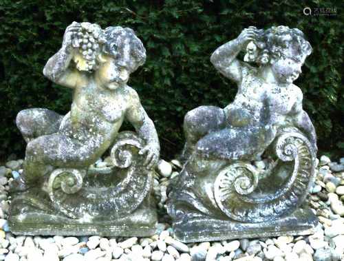 Two large concrete statues cast in Rococo style. With bach dinosaurs. 20th century. Size: 80 x 60