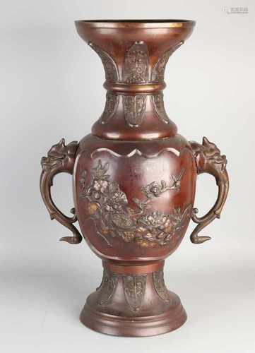 Very large 19th century Japanese / Chinese vase with Foo dogs, cranes and blossom branches decor.