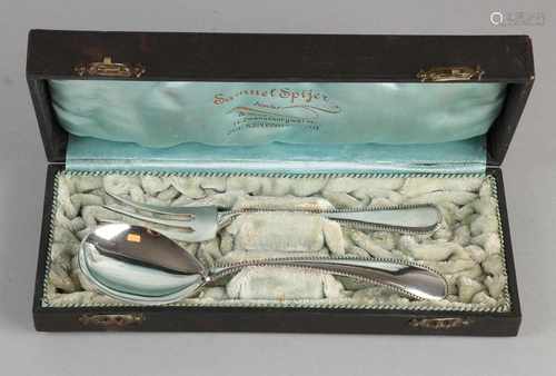 925/000 Silver meat fork, length: 17,5 cm. Weight: about 45 grams. Mr. J.M. Kempen and Zn.-