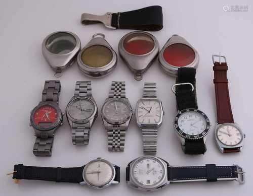 Lot with various watches and pocket protectors closet. Lot 8 with wrist-watches, among other things,