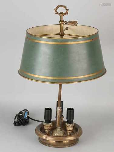 Three-light brass Empire-style table lamp with adjustable lampshade. 20th century. Size: 52 x 30