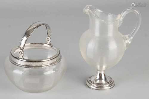 Two-part room-set, so-called Fries wired glass. Comprising creamer with grip 835/000 silver base and