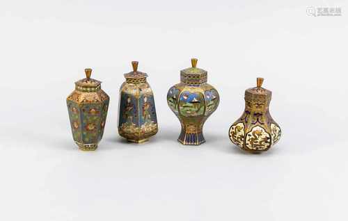 Four miniature cloisonne vases lid. China / Japan. 20th century. Size: 9-11 cm. In good condition.