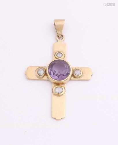 Handmade yellow gold cross, 585/000, with purple stone and diamonds. Flat cross of gold with a