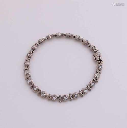 Beautiful white gold bracelet, 750/000, with diamond. A bracelet with harp-shaped links, connected
