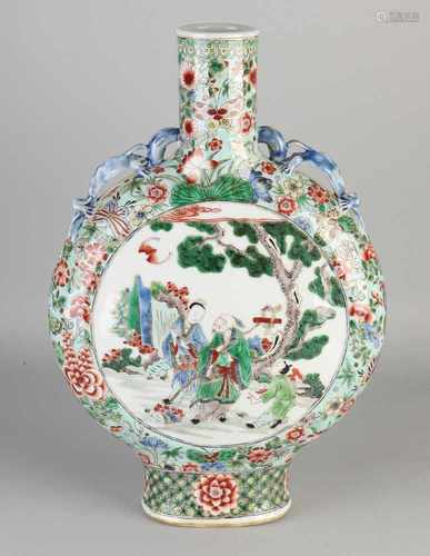 Large Chinese porcelain moon Family Verte vase with figures in landscape and floral decor. Size: