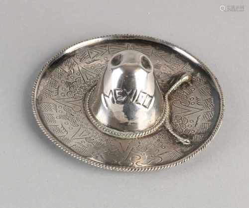 Silver sombrero, 925/000, decorated with carvings, a twisted cord and signed MEXICO. ø11x4cm. ca