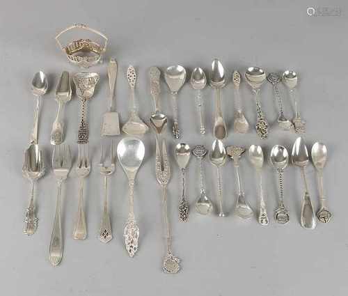 Lot silver, 835/000, with various sugar spoons, tea spoons, butter spatula, forks, and a holder,