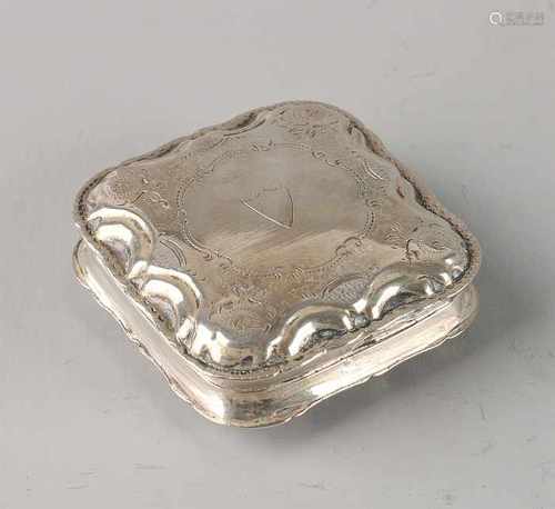 Silver peppermint box, 833/000, gecontourneerd model engraving. MT .: unclear, Schoonhoven, jl .: m: