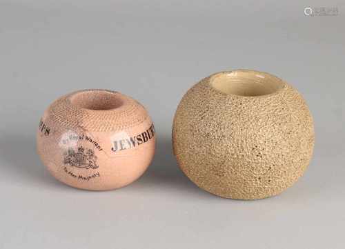 Two English terracotta strings match. Terracotta advertising. First half 20th century. Size: ø 7,5 -