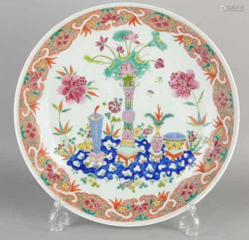 Large Chinese porcelain dish with Rose Family vases and floral decoration + six digits bottom