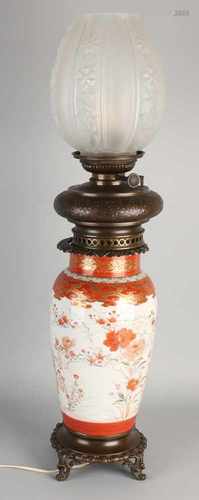 Beautiful big Japanese Kutani porcelain kerosene lamp with openwork bronze foot. 19th century. Size: