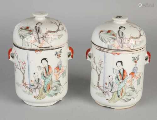 Two 19th century Chinese porcelain pot with lid stock Rose Family figures decor and text + inner