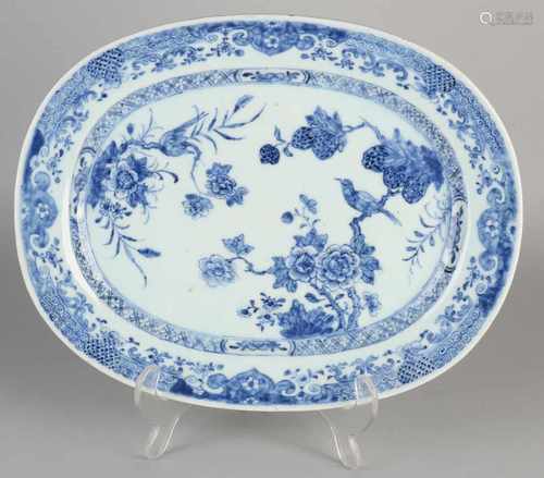 18th Century Chinese porcelain Queng Lung meat dish with floral decoration. Size: 29.5 x 23.5 cm. In