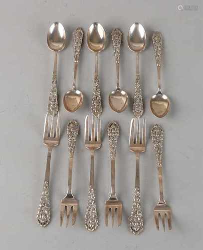 Lot Djokja silver, 800/000 with 6 teaspoons cake forks 6 and the stem of which is provided with a