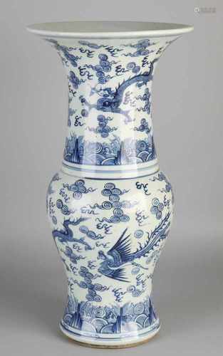 Large Chinese porcelain vase collar with dragons and phenix decor. Size: H Ø 43 x 22 cm. In good