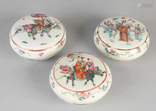 Three 19th century Chinese porcelain Family Rose ointment jars with various figures decors. Size: