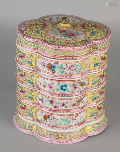 Large Chinese porcelain Family Rose pile box with text, floral, bat and bird decor. With bottom