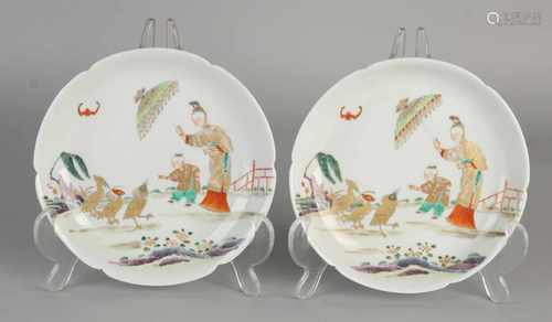 Two porcelain dishes with finely decorated Chinese characters / bat / gold / distance decor.