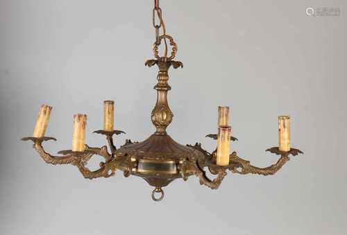 Six-light brass Baroque-style lamp. 20th century. Size: 45 x 65 cm dia. In good condition.