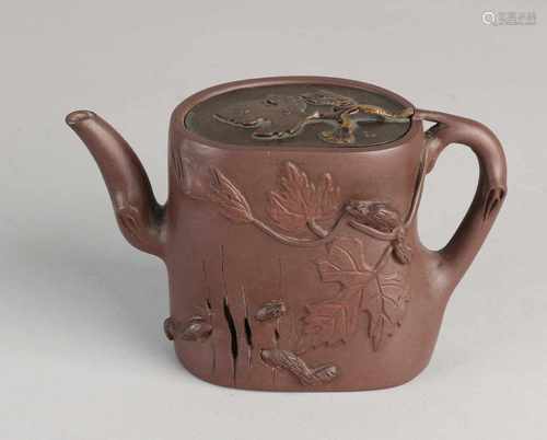 Chinese Yixing teapot copper modified cover with squirrel decor. Chip spout. Dimensions: 9,5 x 14