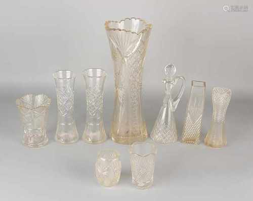 Lot crystal range. Various old / antique fan crystal vases. Minimum chip. Size: 9-38 cm. In good