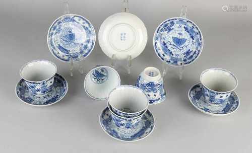 Six 19th century Chinese and Japanese porcelain cups and saucers. Floral decor. Six signs bottom