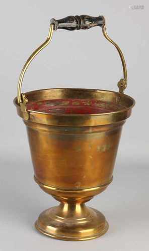 19th Century brass handle vase. Dimensions: H 28 x Ø 22 cm. In good condition.