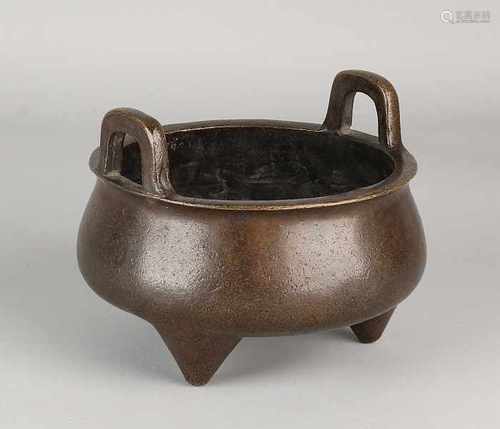 Old / antique Chinese bronze incense burner with bottom mark. Size: 12 x 16 cm dia. In good