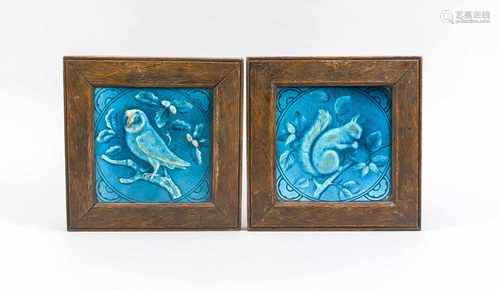 Two antique Majolica stove tiles in oak frame. Squirrel + owl. Approximately 1900. Size: H x 21 cm W