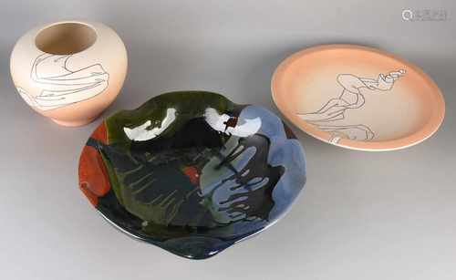 Three parts ceramics. 20th century. Comprising: Bolvaas, Judith Rigter, Velsen. Scale, Judith