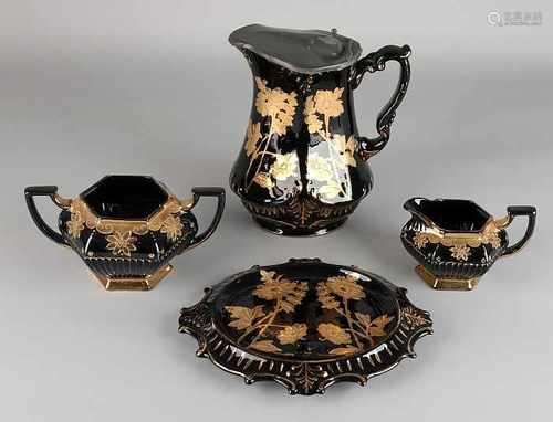 Four parts antique English pottery with gold leaf. Circa 1900. S.J.B. No. 17. Comprising: Klepkan