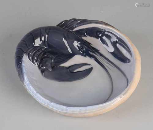 Danish Royal Copenhagen porcelain dish with lobster. Design Jurgen Balslov 1963. 20th Century. Size: