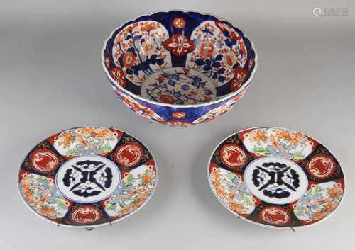 Three parts 19th century Imari porcelain. Floral / gold decor. Comprising: Come, good. Two molded