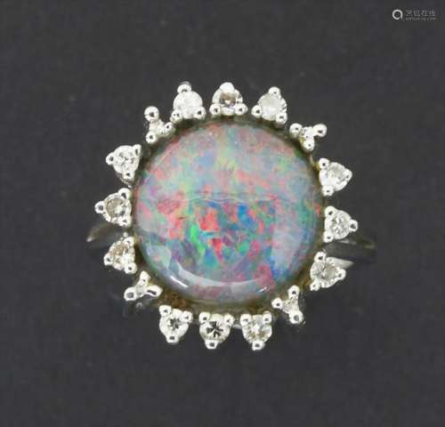 Ring mit Opal und Diamanten / A ring with opal and