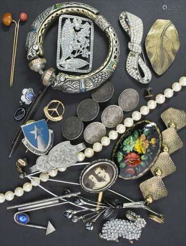Konvolut Modeschmuck / A set of jewellery Bestehend