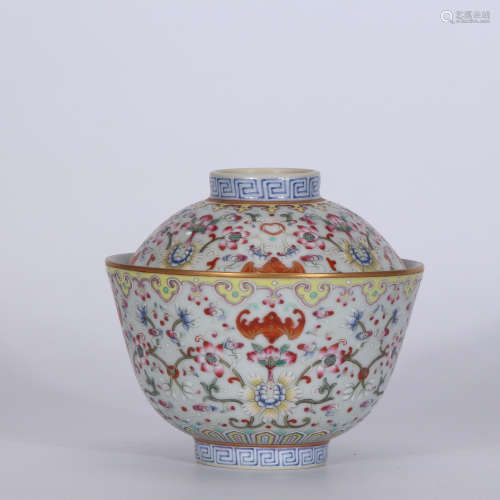 A Chinese Famille Rose Porcelain Bowl with Cover