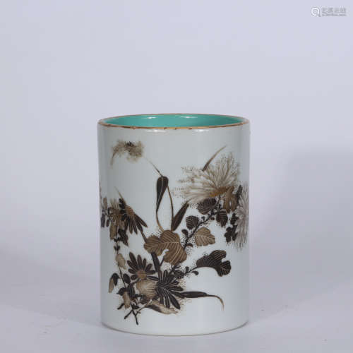 A Chinese Floral Porcelain Brush Pot