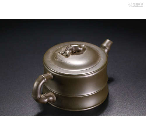 A Chinese Purple Sands Tea Pot