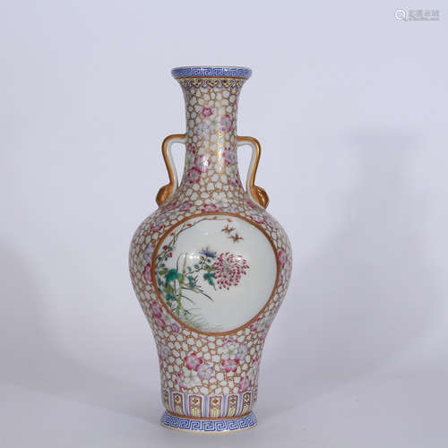 A Chinese Famille Rose Porcelain Vase