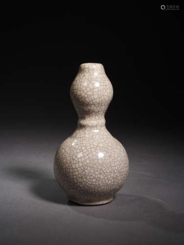 A Chinese Glazed Porcelain Gourd-shaped Vase