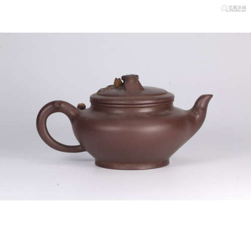 A Chinese Purple Sands Tea Pot, Zhou Guizhen Mark