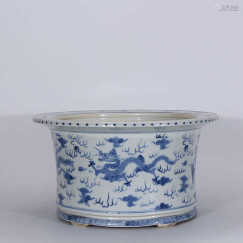 A Chinese Blue and White Porcelain Flowerpot