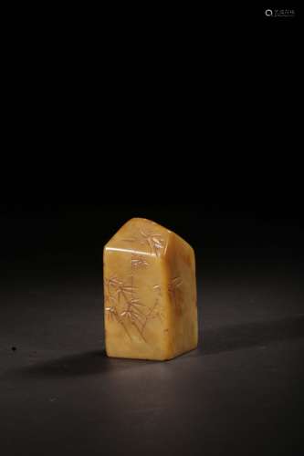 A Chinese Shoushan Yellow Ross Quartz Seal