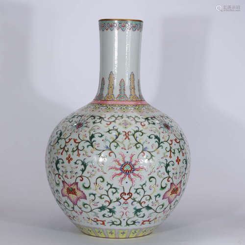 A Chinese Famille Rose Porcelain Vase