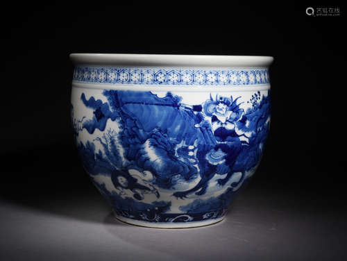 A Chinese Blue and White Porcelain Tank