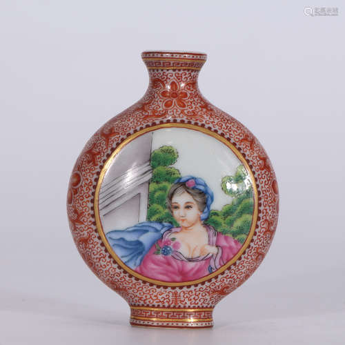 A Chinese Famille Rose Porcelain Snuff Bottle