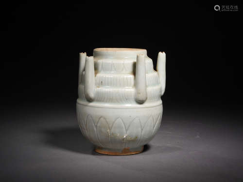 A Chinese White Glaze Porcelain Vase