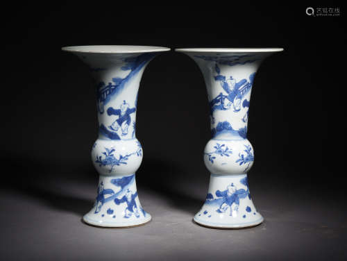 A Pair of Chinese Blue and White Porcelain Flower Vases